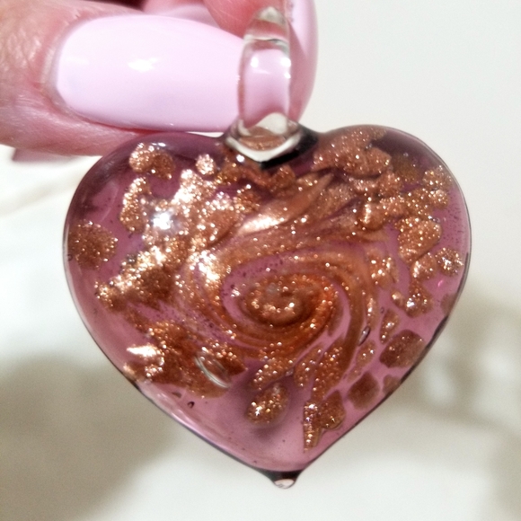 Rose gold heart shaped glass pendant - Picture 2 of 4